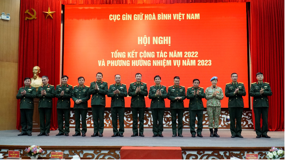 /UploadStore/admin/221230 C22 HN Tong ket nam/Picture16.png